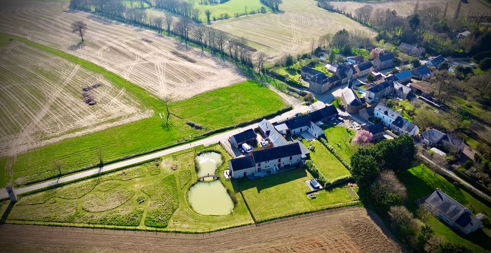 Aire camping-car  Saint-Hilaire-du-Maine (53380) - Photo 4